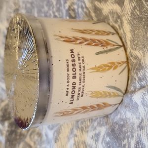 3 wick candle Almond Blossom